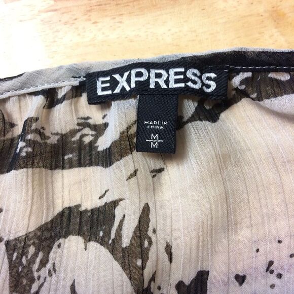 Express Woman's Long Sheer Animal Print Button-Down Swimsuit Cover Up-Size M - Picture 7 of 7